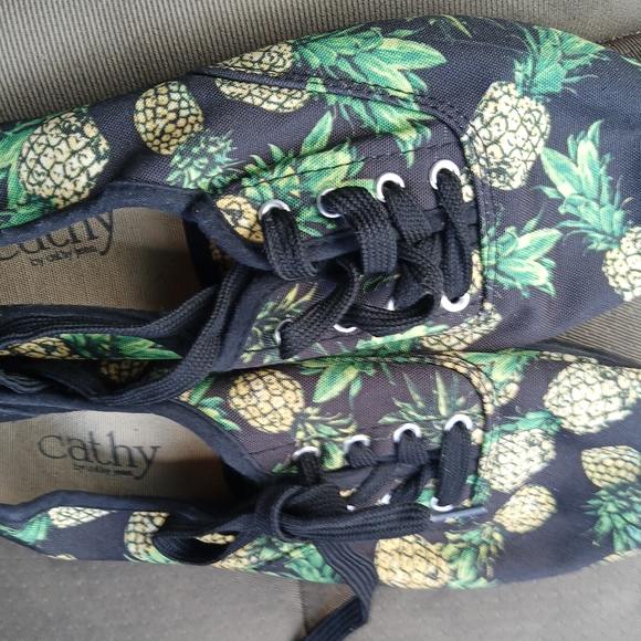 Pineapple shoes - Picture 2 of 3